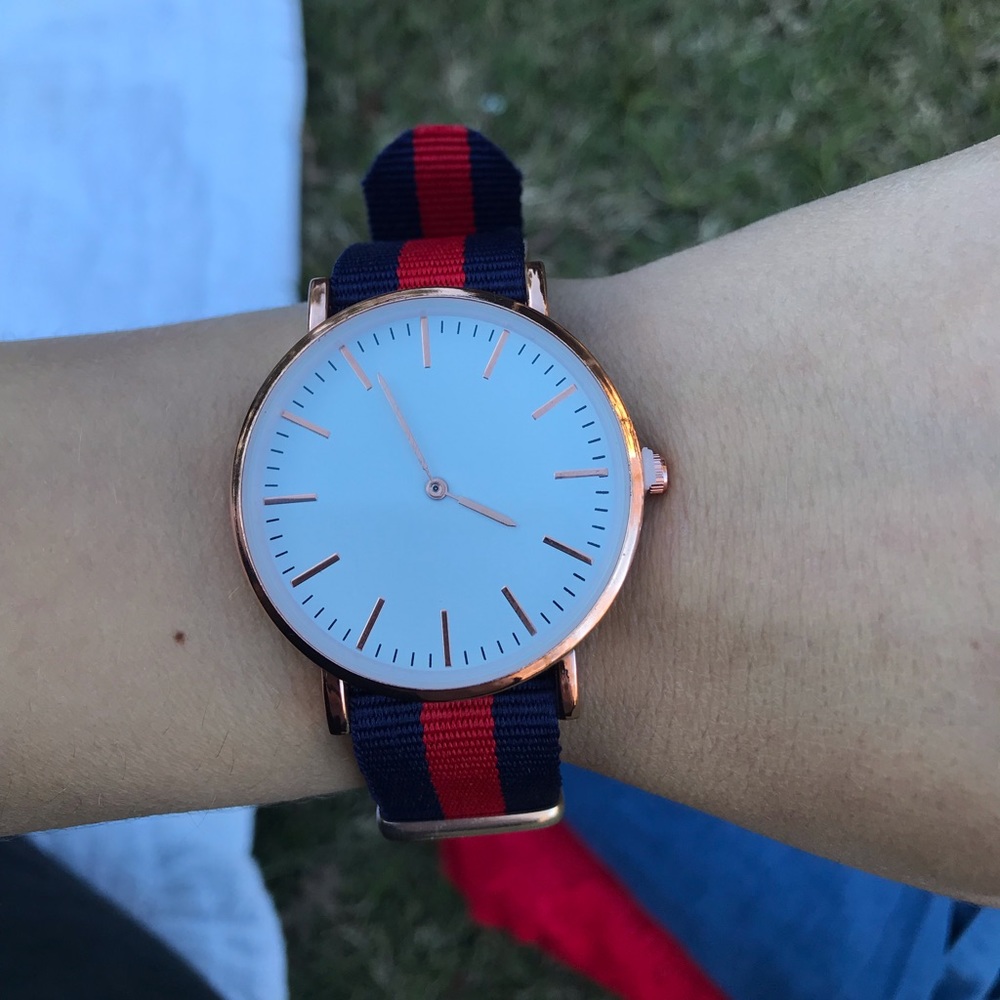 New Blue with red nice watch - Picture 2 of 3